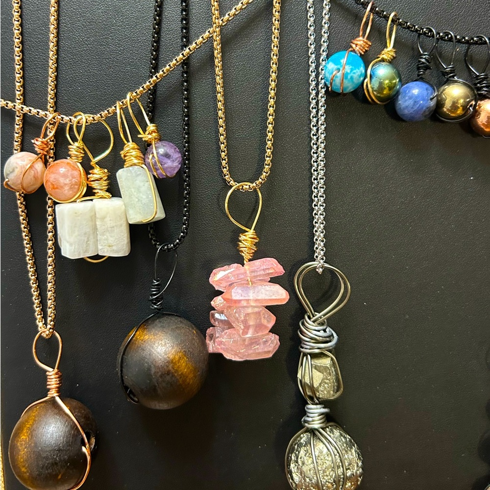 BRAND NEW ARTISAN HANDCRAFTED jewelry for 2025💋WHOLE NEW YEAR WHOLE NEW STYLE💋